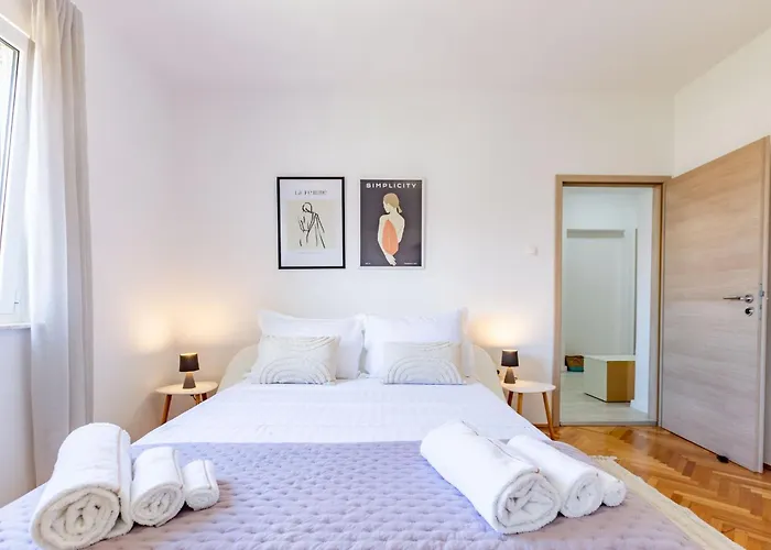 דירה Olive Three Bedroom *