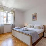 Olive Three Bedroom Apartmán