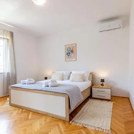 Apartament Olive Three Bedroom *