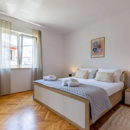 Olive Three Bedroom Apartament
