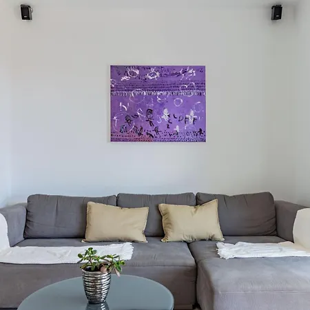 Olive Three Bedroom 자다르