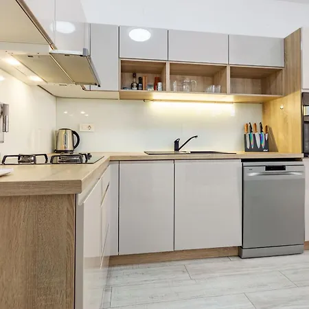 Olive Three Bedroom 자다르