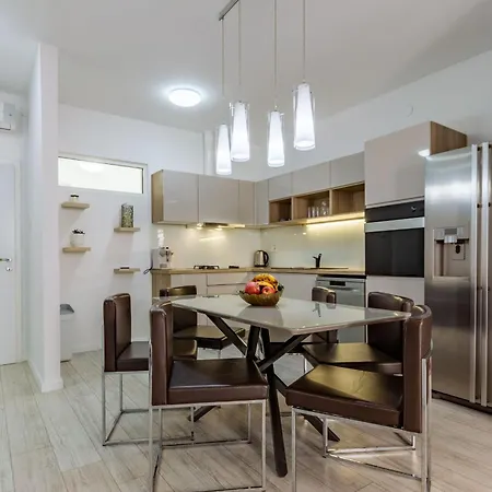 Olive Three Bedroom Apartament *