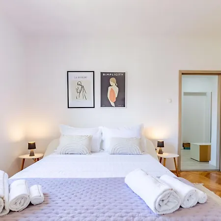Apartment Olive Three Bedroom *
