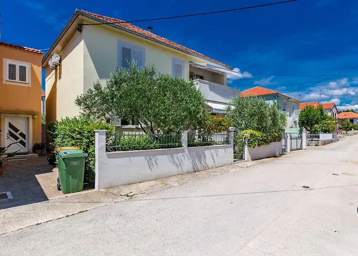 Olive Three Bedroom Apartman Zadar